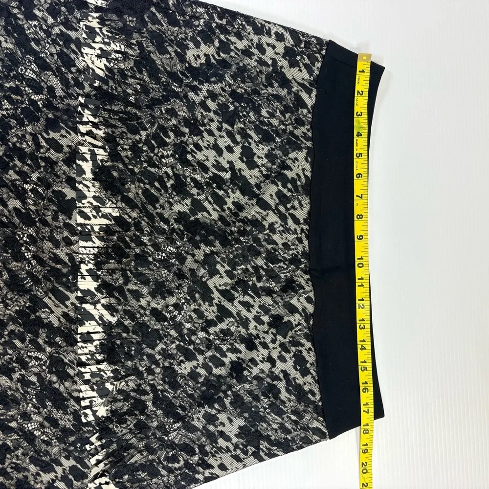 Ann Taylor Lace Overlay Skirt Size 12 Black Cream Pleated Lined Elegant